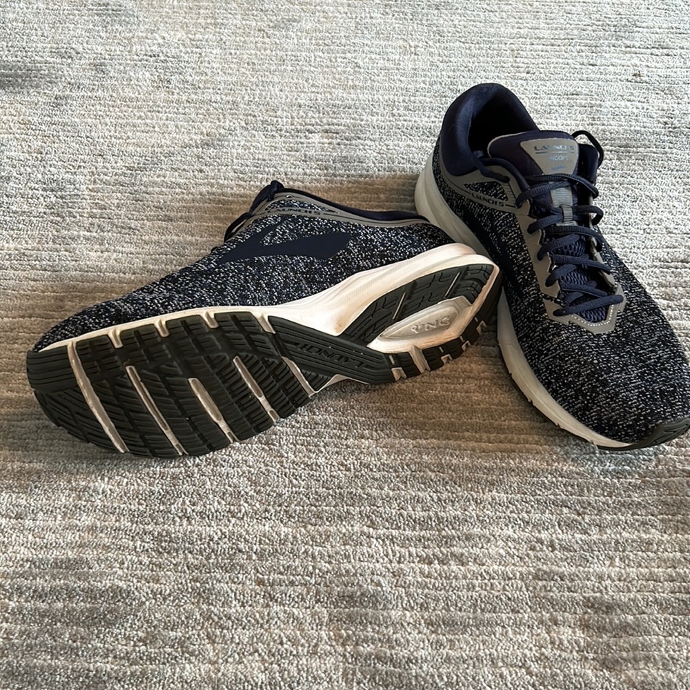 Brooks Launch 5 energize men’s size 13 running shoe in navy blue